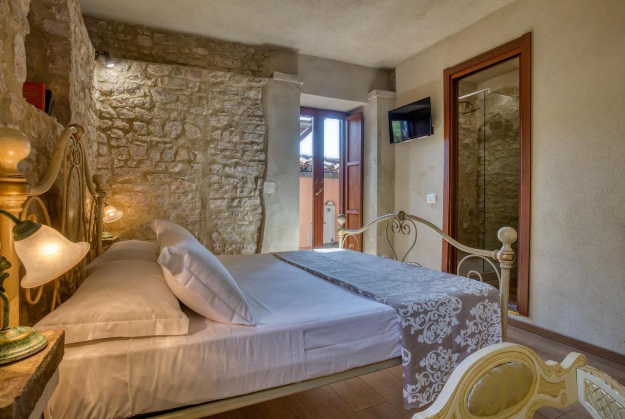 Ferienwohnung La Torre Di Piediluco Col Sant'Angelo Exterior foto